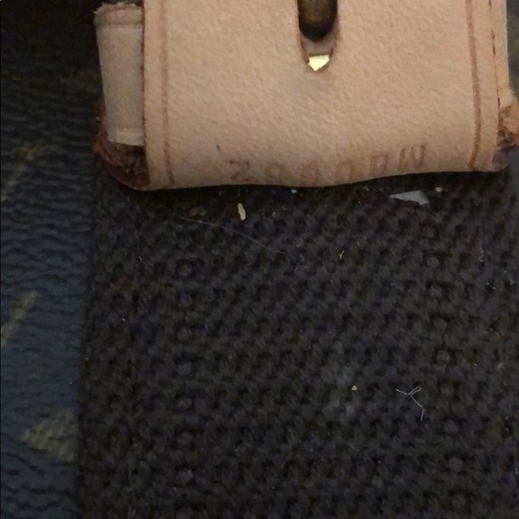 LV Suitcase - Picture 4 of 5